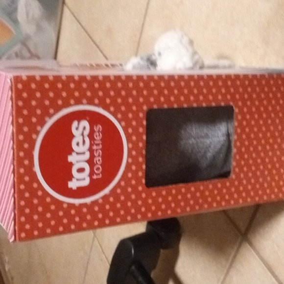 "Memory Foam Knitted Bootie w/Pom Poms"! - Picture 6 of 8